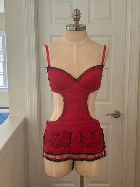 JUST SEXY LINGERIE Red lace apron lingerie with lace and pockets